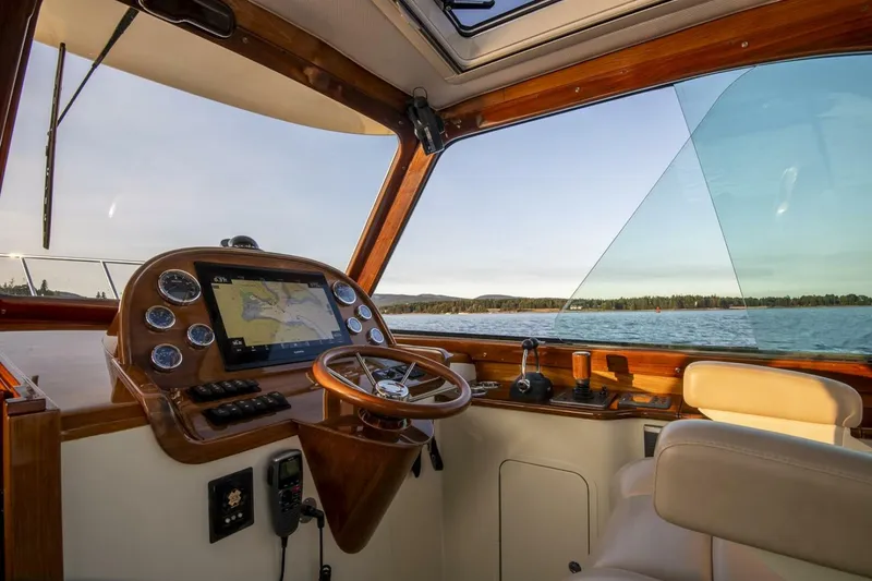 Slide: The Image of Hinckley Yachts Picnic Boat 37 MKIII 2010 - 5216665