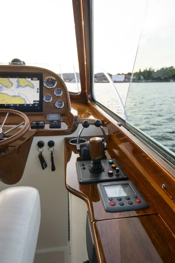 Slide: The Image of Hinckley Yachts Picnic Boat 37 MKIII 2010 - 5216671