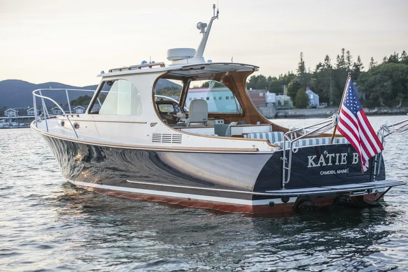 Slide: The Image of Hinckley Yachts Picnic Boat 37 MKIII 2010 - 5216682