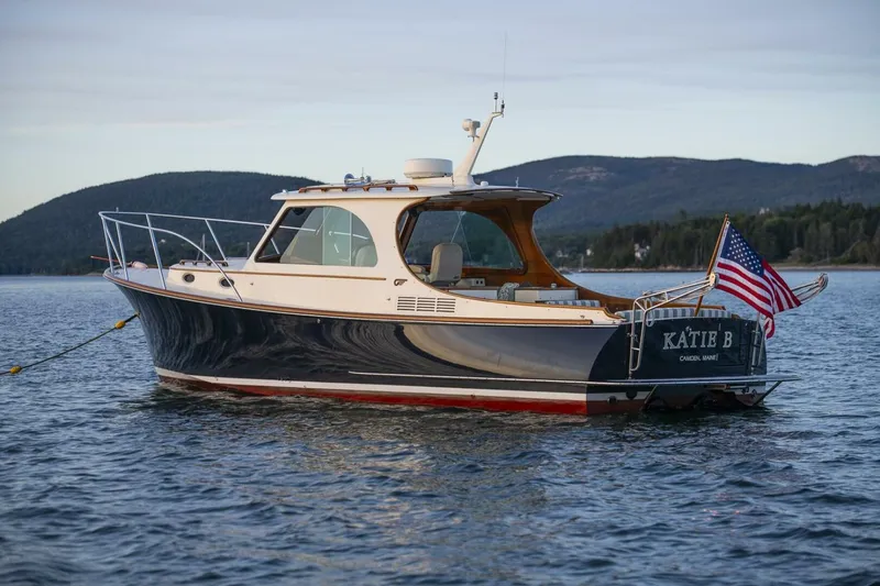 Slide: The Image of Hinckley Yachts Picnic Boat 37 MKIII 2010 - 5216694