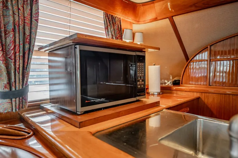 Slide: The Image of Rybovich 55 Convertible 1983 - 5550993