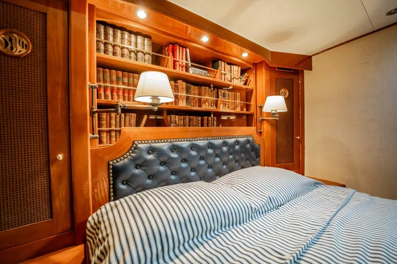 Slide: The Image of Rybovich 55 Convertible 1983 - 5551003