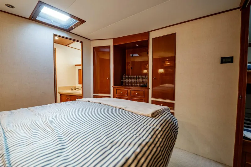 Slide: The Image of Rybovich 55 Convertible 1983 - 5551006