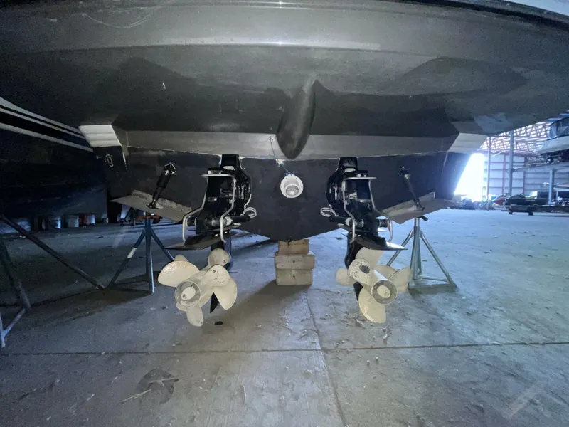 Slide: The Image of Rinker 310 Express Cruiser 2013 - 5217210