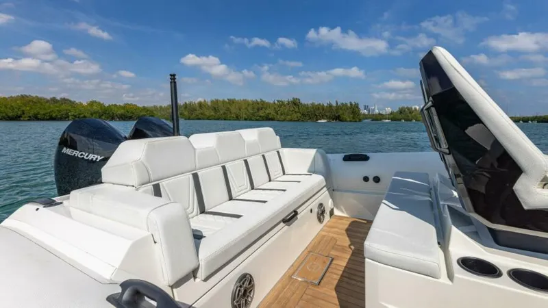 Slide: The Image of 13 GTX_WEB 76 - 5217408