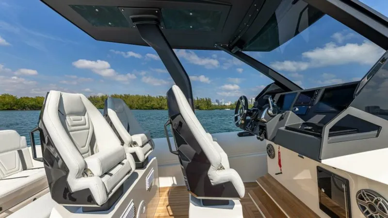 Slide: The Image of 14 GTX_WEB 77 - 5217409