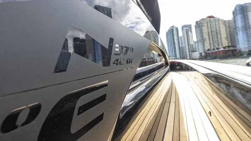 Slide: The Image of Omega_47_WEB 79 - 5217952