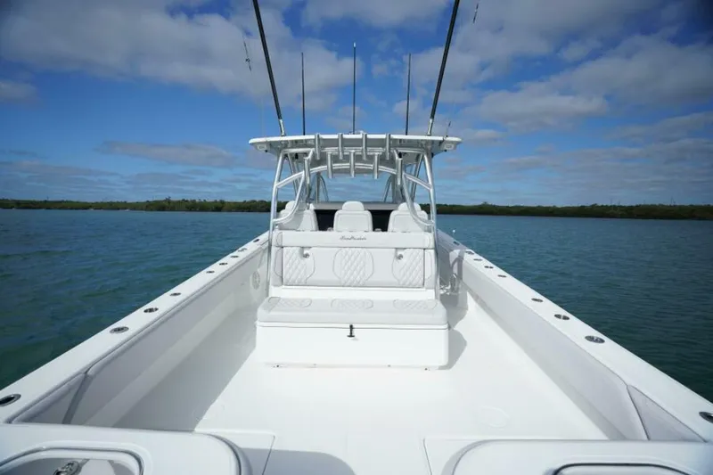 Slide: The Image of Sea Hunter 41 2023 - 5219035