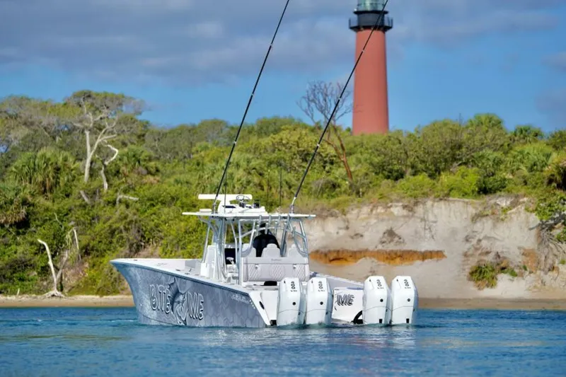 Slide: The Image of Sea Hunter 41 2023 - 5219027