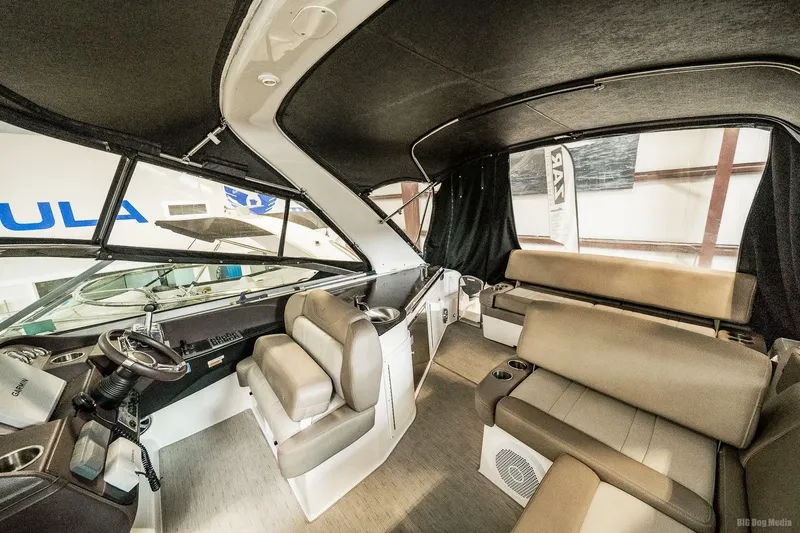 Slide: The Image of Cockpit Looking AFT - 5221010