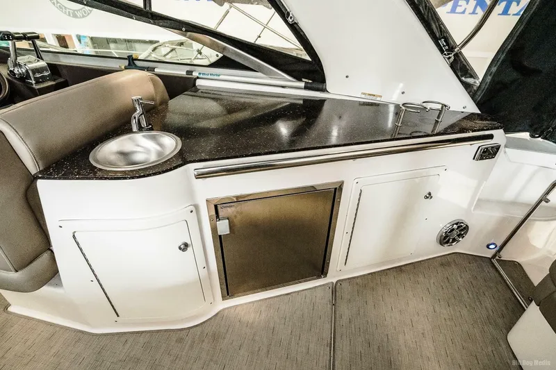 Slide: The Image of Cockpit Wet Bar - 5221013