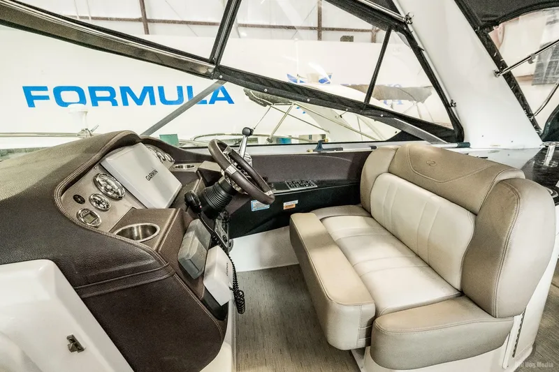 Slide: The Image of Helm Seating - 5221017