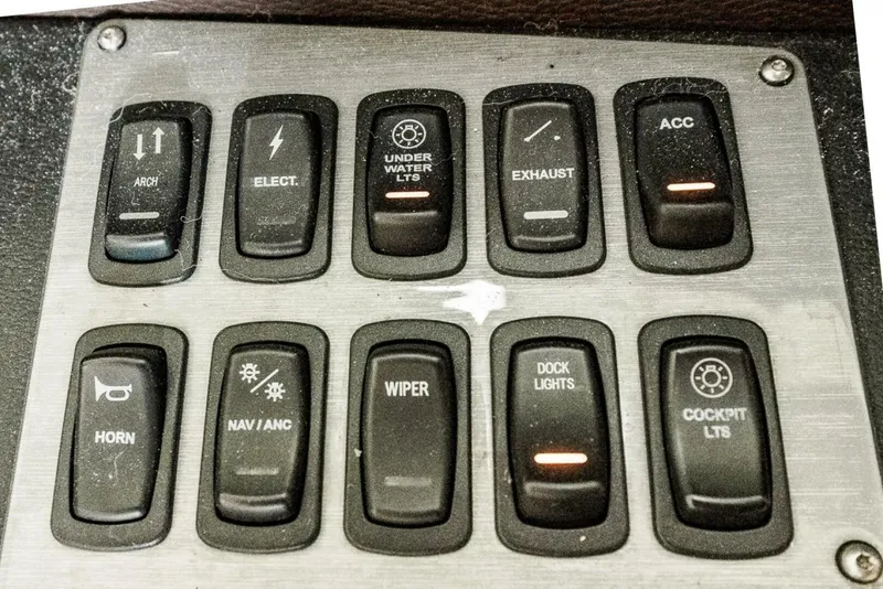 Slide: The Image of Stbd Switches - 5221030