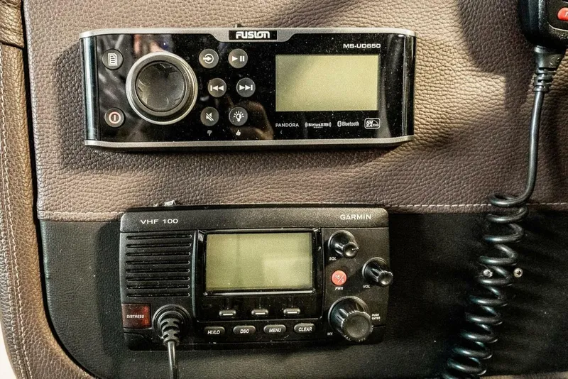 Slide: The Image of VHF And Fusion  - 5221031