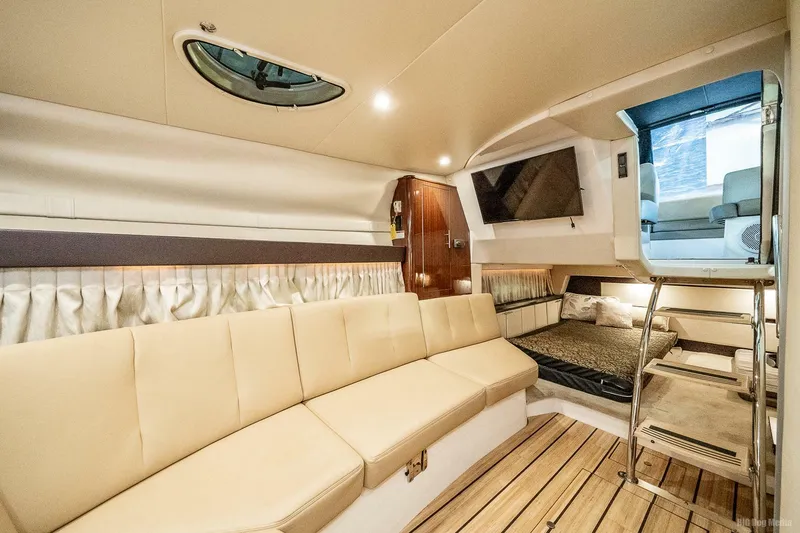 Slide: The Image of Cabin Looking AFT to Stbd - 5221035