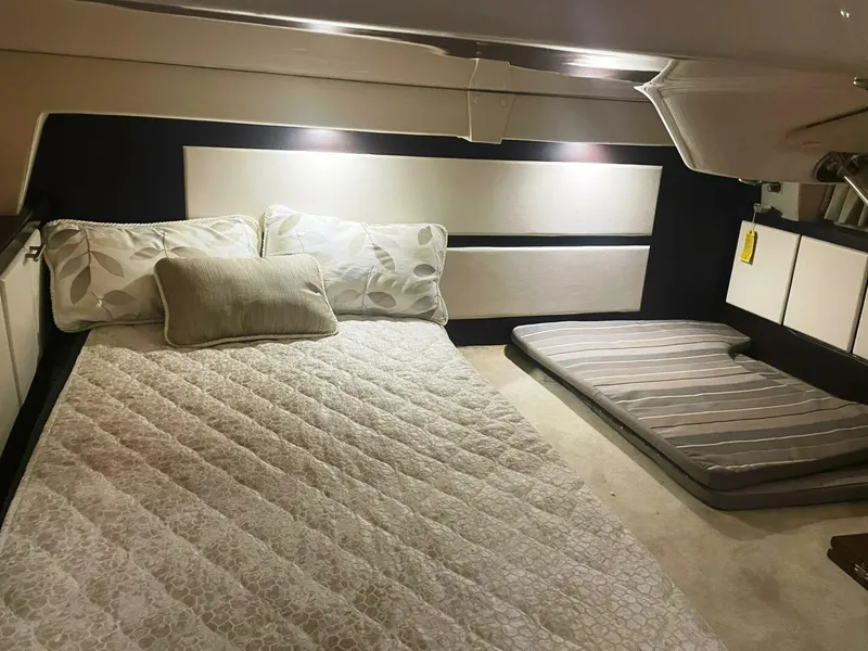 Slide: The Image of Mid Berth Looking AFT - 5219415