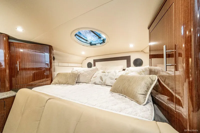 Slide: The Image of Regal 32 Express 2015 - 5224500