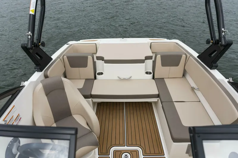 Slide: The Image of Bayliner VR4 2023 - 5226248