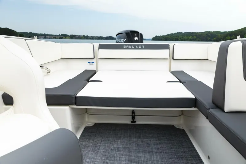 Slide: The Image of Bayliner VR4 2023 - 5226115