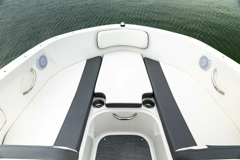 Slide: The Image of Bayliner VR4 2023 - 5226113