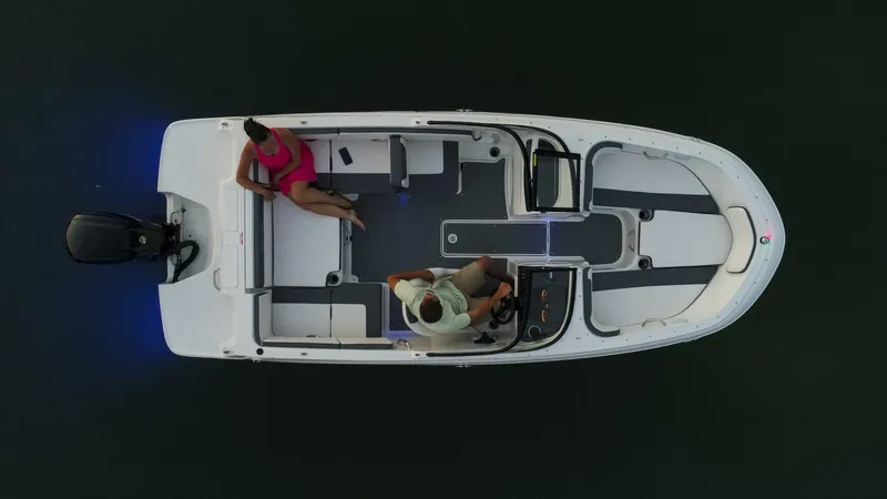 Slide: The Image of Bayliner VR4 2023 - 5226372