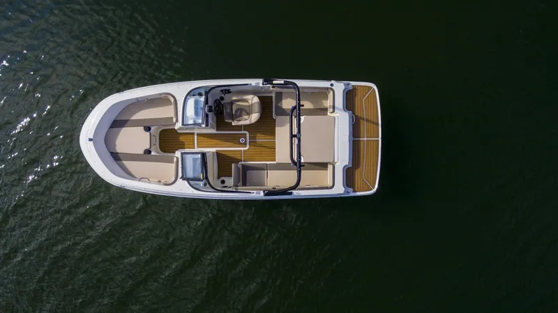 Slide: The Image of Bayliner VR4 2023 - 5226405