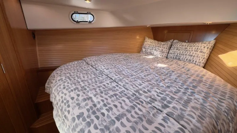 Slide: The Image of True North 34 Outboard Express 2022 - 5280938