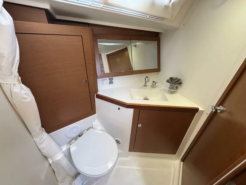 Slide: The Image of Beneteau Oceanis 45 2016 - 5220629