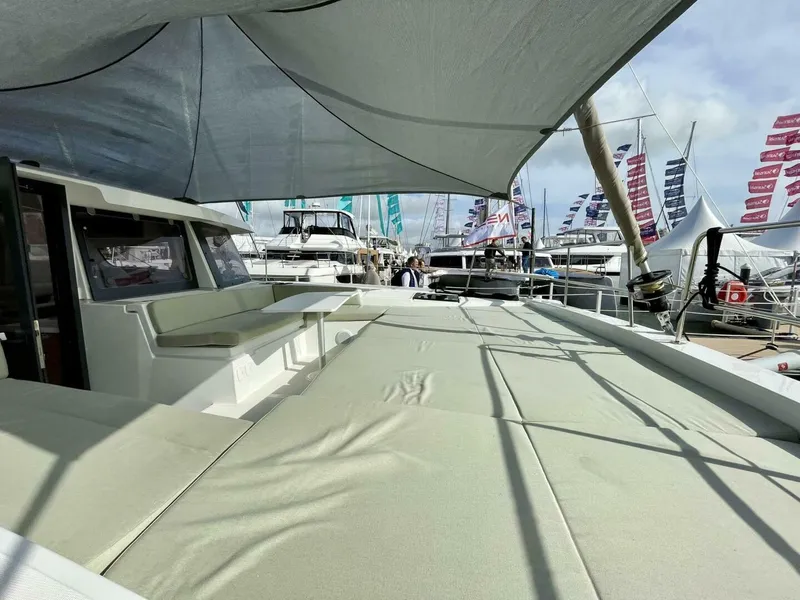 Slide: The Image of Bali 4.2 Foredeck Lounge 2 - 5225851