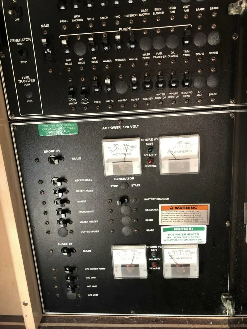 Slide: The Image of Carver Yachts 370 1999 - 5222770