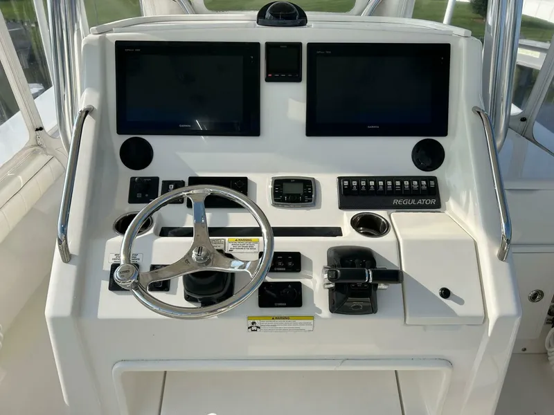 Slide: The Image of Regulator Marine 34SS 2016 - 5220954