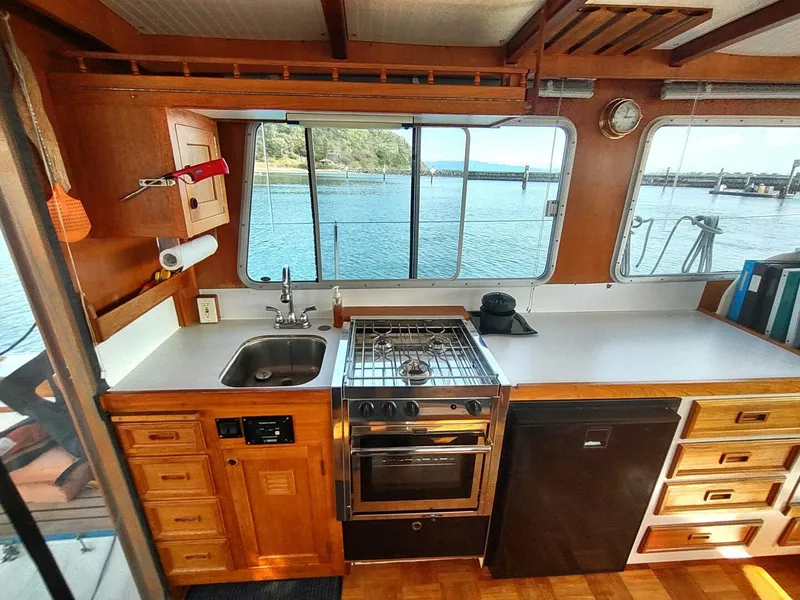 Slide: The Image of Cheoy Lee 35 Sedan Trawler 1981 - 5222017