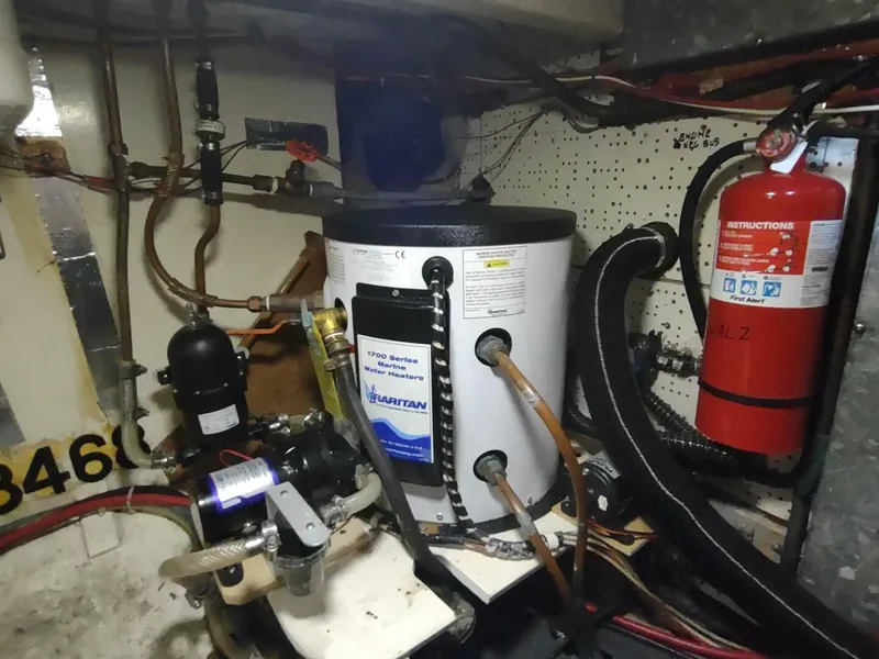 Slide: The Image of Cheoy Lee 35 Sedan Trawler 1981 - 5222043