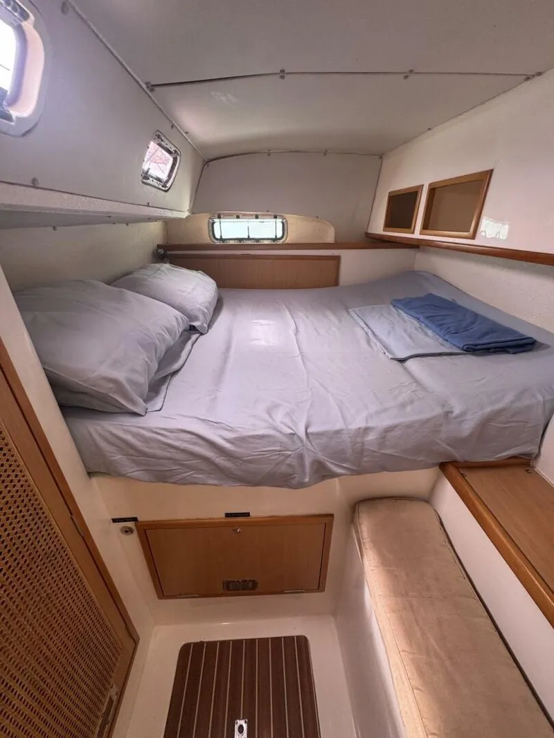 Slide: The Image of Admiral Executive 38 2010 - 5222887