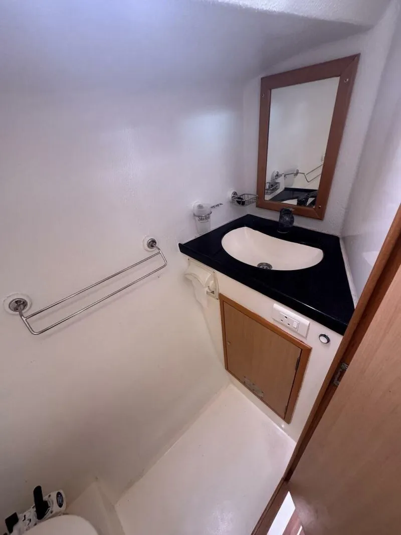 Slide: The Image of Admiral Executive 38 2010 - 5222882