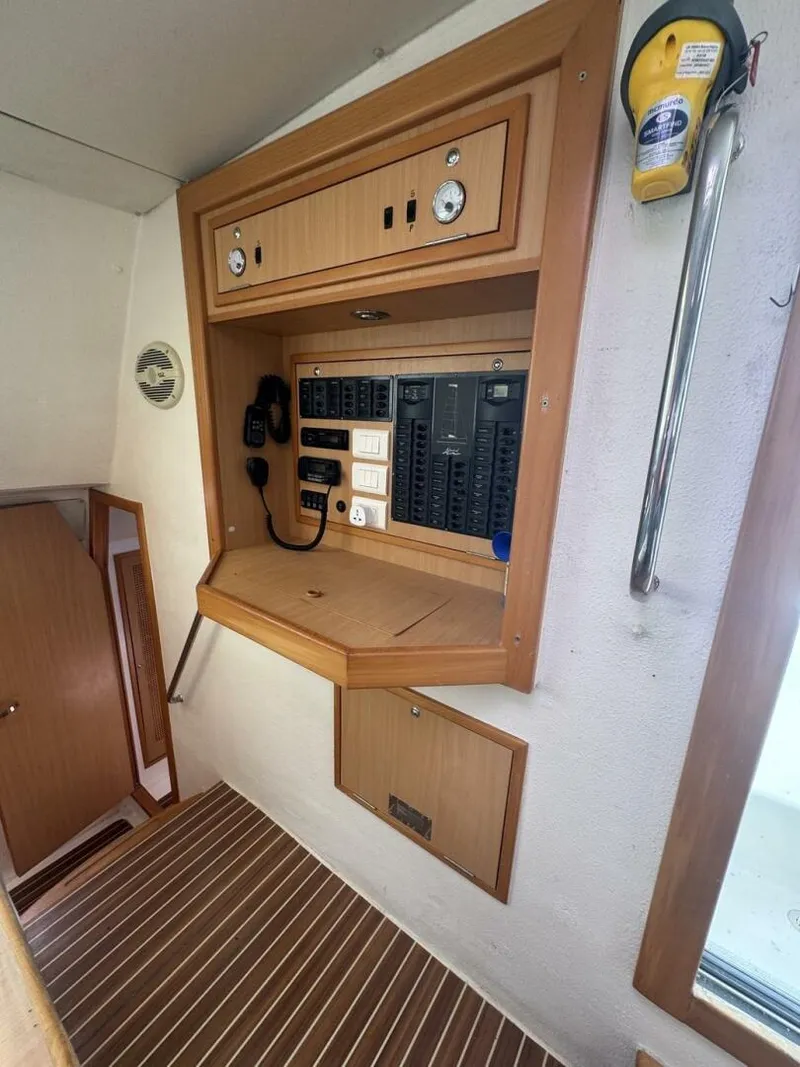 Slide: The Image of Admiral Executive 38 2010 - 5222885