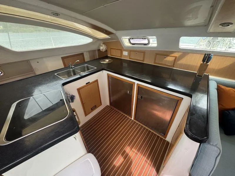 Slide: The Image of Admiral Executive 38 2010 - 5222876