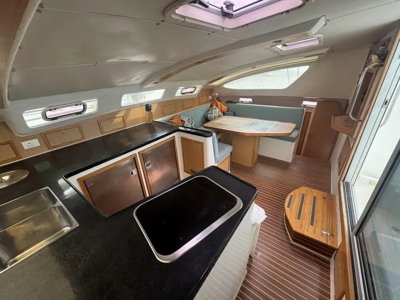 Slide: The Image of Admiral Executive 38 2010 - 5222878