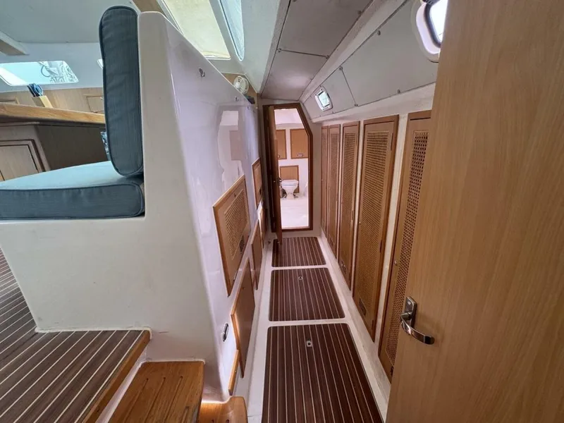 Slide: The Image of Admiral Executive 38 2010 - 5222888