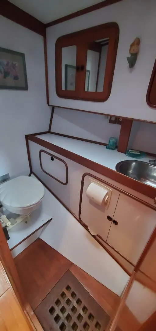 Slide: The Image of Tayana 55 Centercockpit 1989 - 5223690