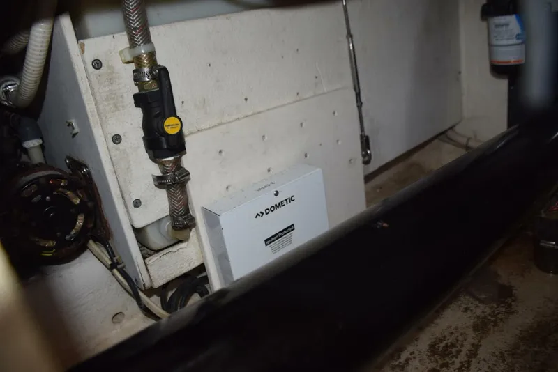 Slide: The Image of Dometic Reverse Cycle A/C   - 5310485