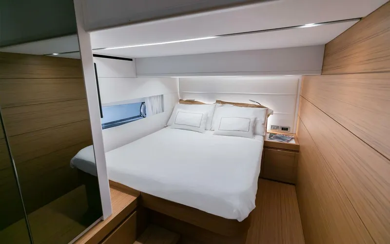 Slide: The Image of Solaris 52 Coupe 2026 - 5226544