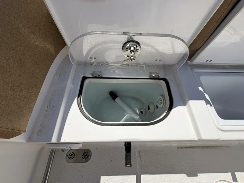 Slide: The Image of Sea Hunt 255 SE 2020 - 5229307