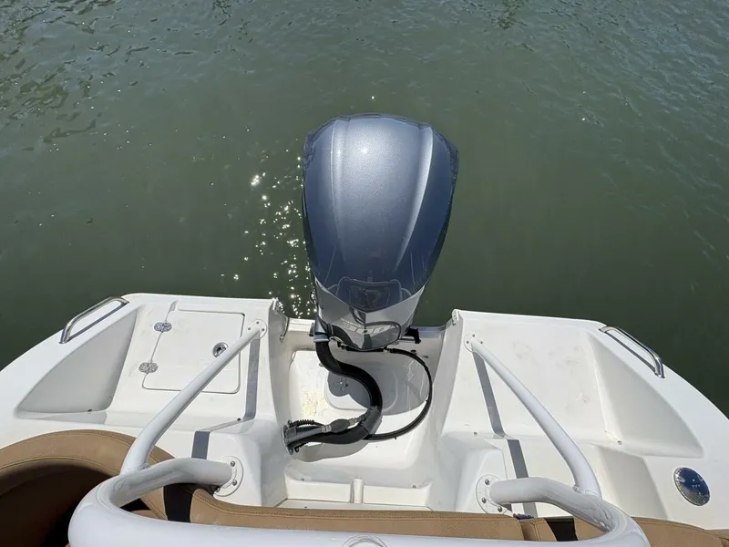 Slide: The Image of Sea Hunt 255 SE 2020 - 5229308