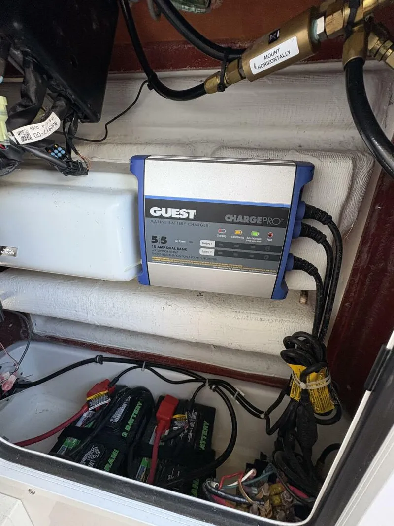 Slide: The Image of Sea Hunt 255 SE 2020 - 5229340