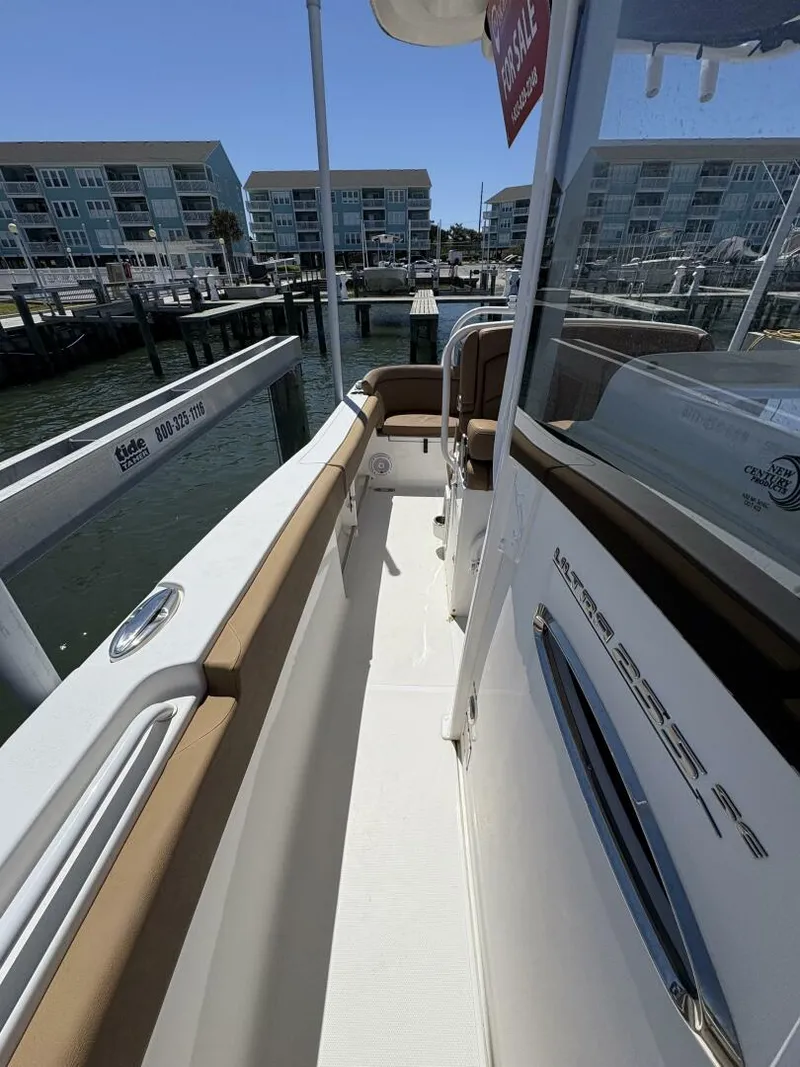 Slide: The Image of Sea Hunt 255 SE 2020 - 5229298