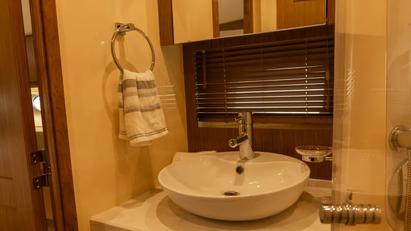 Slide: The Image of 2017 51 Sea Ray Flybridge - O-SEA-D - 5228586