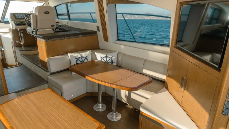 Slide: The Image of 2017 51 Sea Ray Flybridge - O-SEA-D Dinette - 5228576