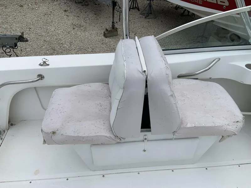 Slide: The Image of Boston Whaler 18 Ventura Bowrider 2000 - 5227548