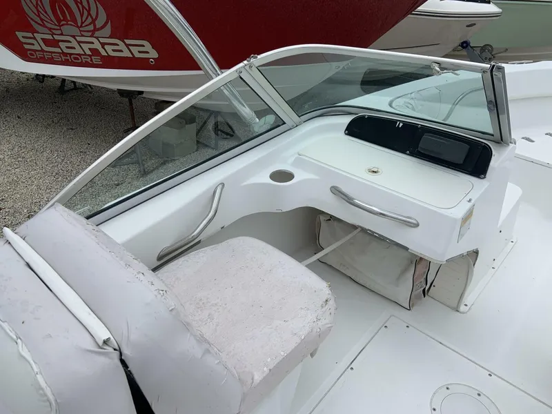 Slide: The Image of Boston Whaler 18 Ventura Bowrider 2000 - 5227547